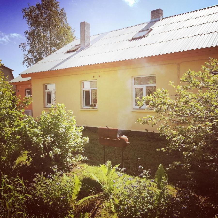 Kärdla Retrovisiit Helmi - B&B