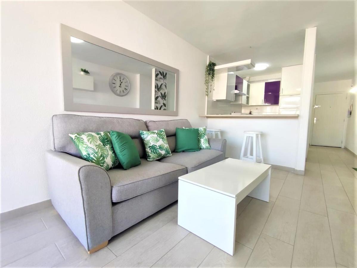 Valdes Center Los Cristianos - B&B