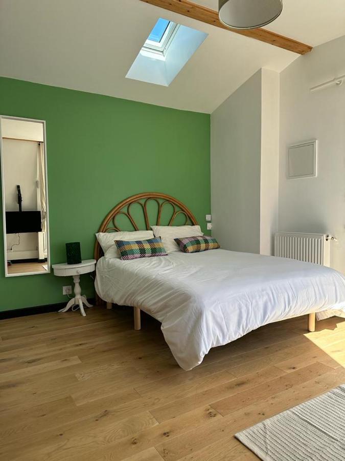 B&B Bois-Colombes - GREEN&PURPLE STUDIO 24-24 Access - Bed and Breakfast Bois-Colombes