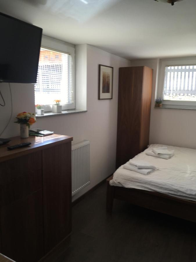 Studio Apartment (Semi-Basement)