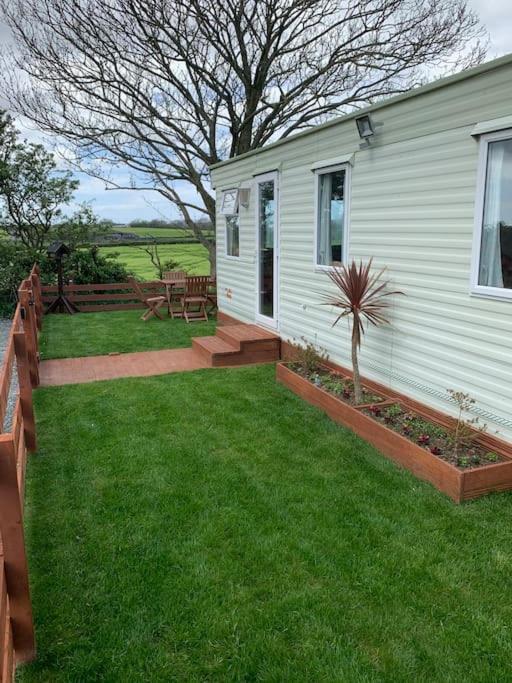 B&B Rhosneigr - Coed Bach, Nr Rhosneigr, Anglesey (Pet Friendly) - Bed and Breakfast Rhosneigr