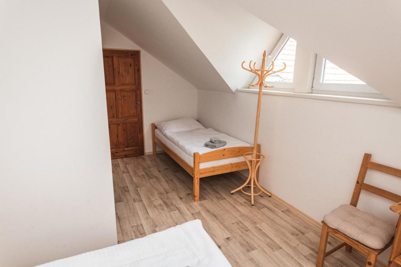 Driepersoonskamer met Badkamer