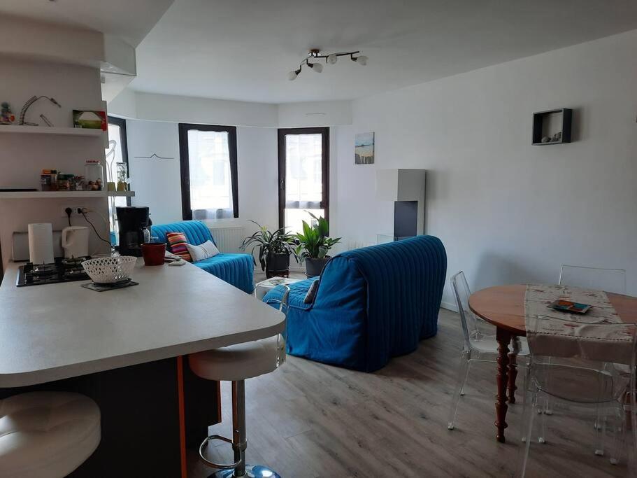 Appartement 10 mins Intra Muros - B&B