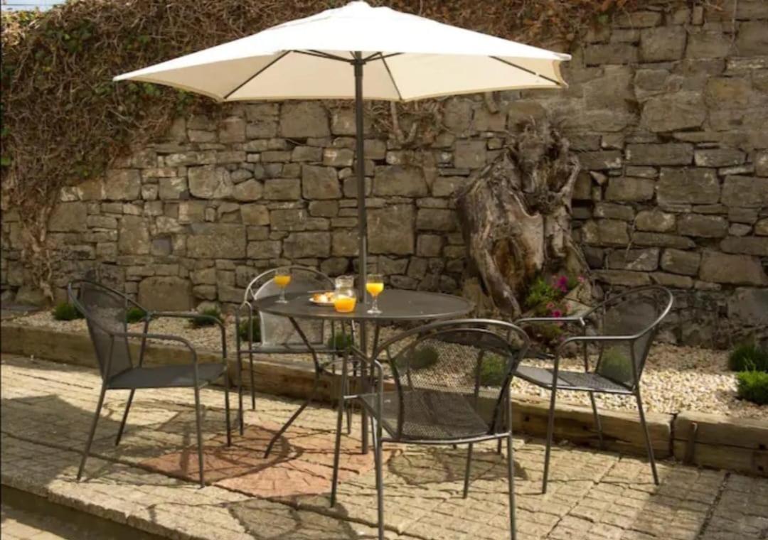 33A Steepleview - B&B Trim