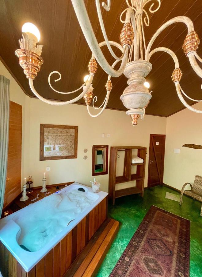 Doppelzimmer mit Whirlpool-Badewanne