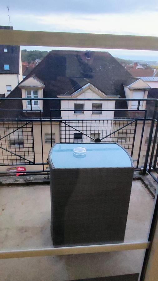 Double Apparts - Spacieux 140 m2 - 4 Ch - Entrée autonome- 2 Parkings Privé Gratuit - Bed and Breakfast