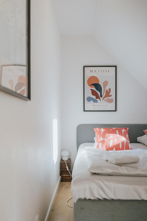 Camera Matrimoniale con Bagno in Comune 