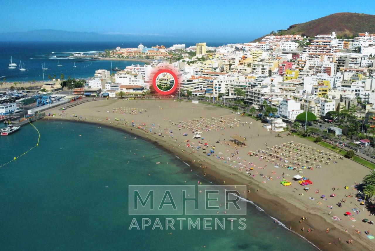 Cozy main square and beachfront 3-BRs apartment - B&B Los Cristianos