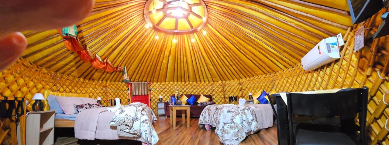 Casa Campo Yurt 3 Aconchego tenda mongólica Wifi - Bed and Breakfast