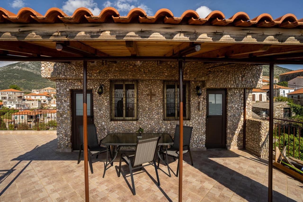 Sea & Mountain - Mani Serenity Retreat - B&B Plátsa