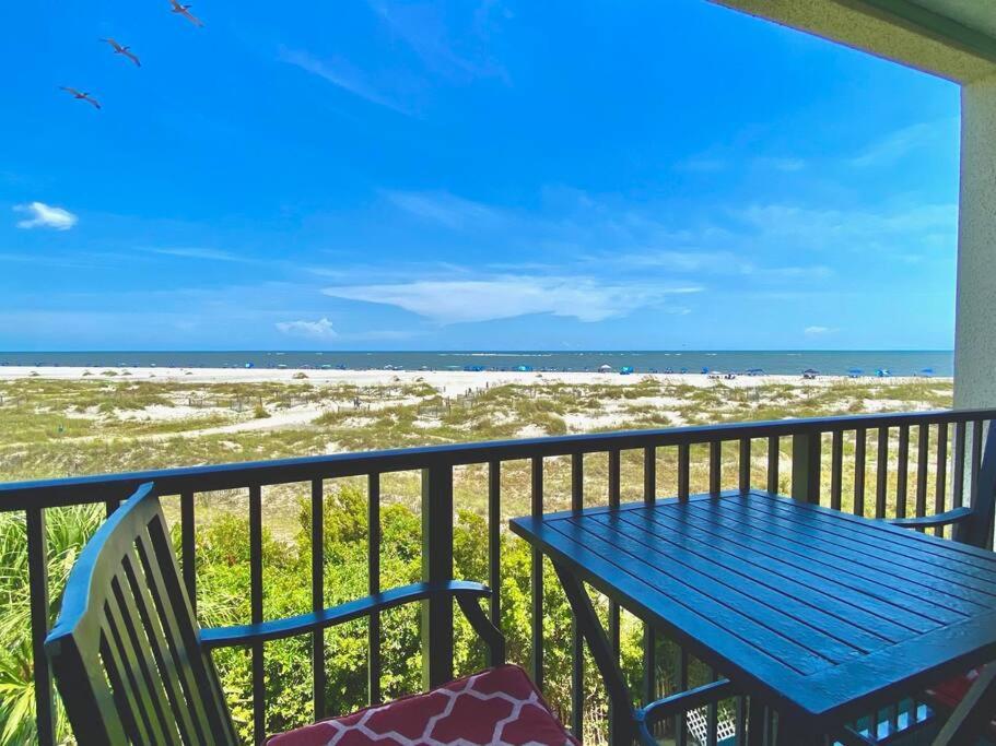 B&B Isle of Palms - Summer House 202 - 3BR Oceanfront Condo! View! - Bed and Breakfast Isle of Palms