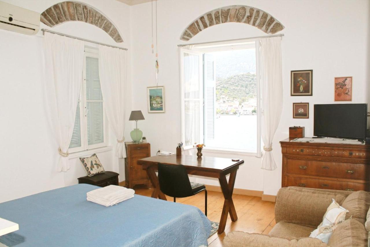 Appartamento con 2 Camere da Letto e Vista Mare