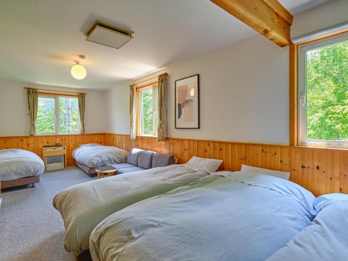Family Room with Mountain View