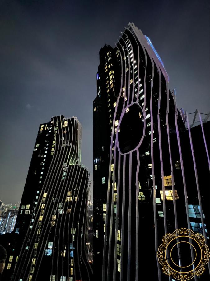 ARTE Mont Kiara Weekend Getaway 100MB Wifi_Jacuzzi - Bed and Breakfast Kuala Lumpur