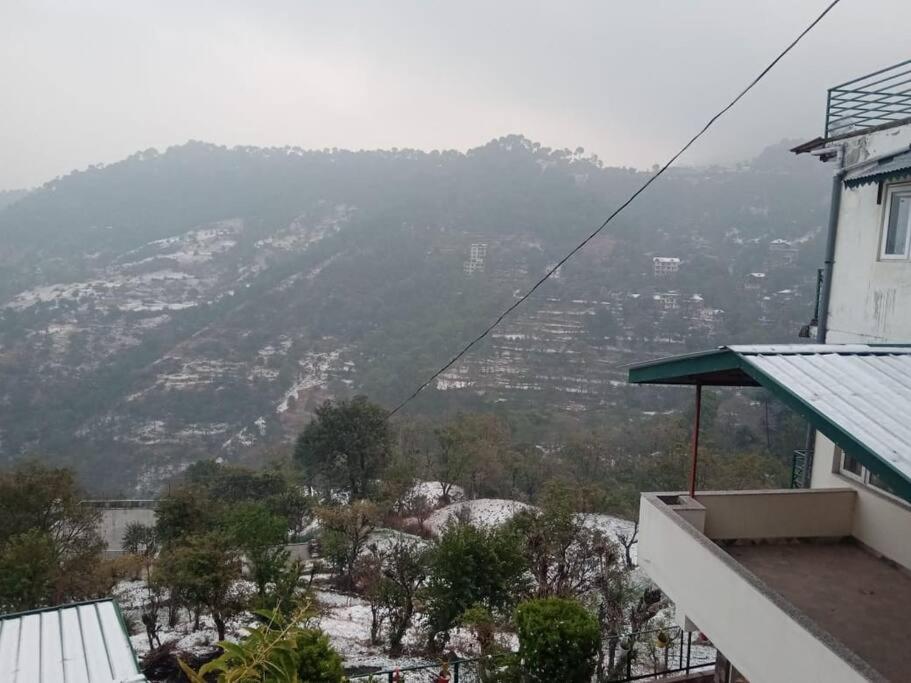 B&B Kasauli - valley view family unit - Bed and Breakfast Kasauli