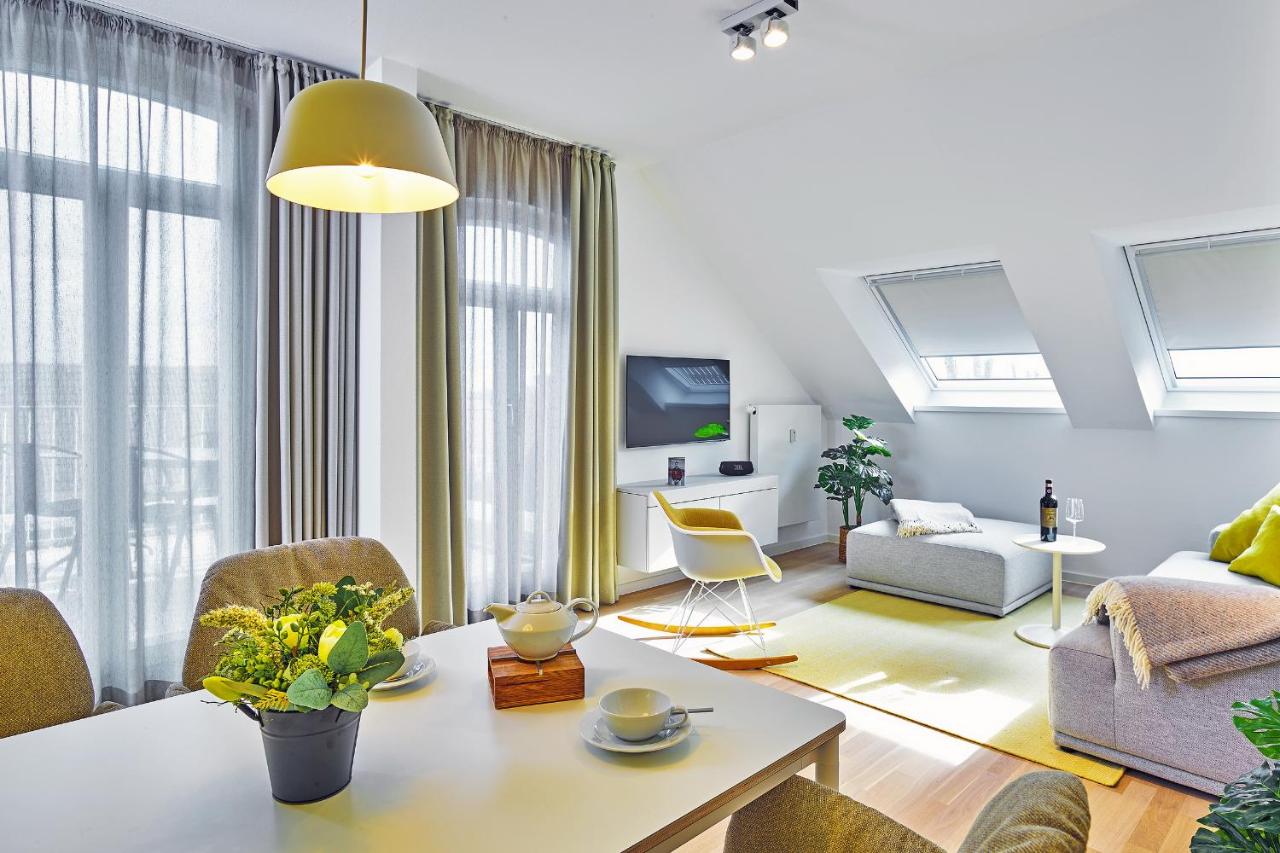 Apartment mit Balkon