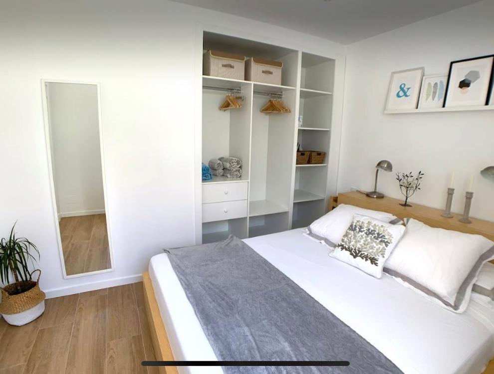 Apartamento para 2 personas a 300 m de la playa de Son Parc Piscina, terraza y parking - B&B Son Parc