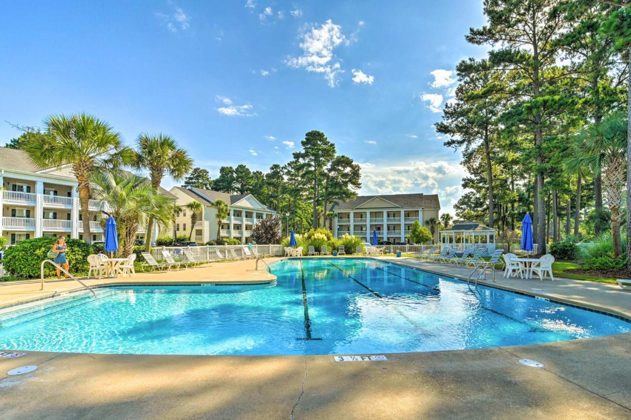 B&B Myrtle Beach - Myrtle Beach Condo with Pool Near Golf and Mall! - Bed and Breakfast Myrtle Beach