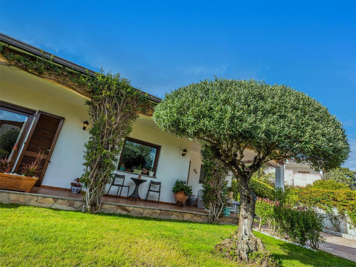 Sardinia Family Villas - Villa Donatella with private pool - Bed and Breakfast Arzachena