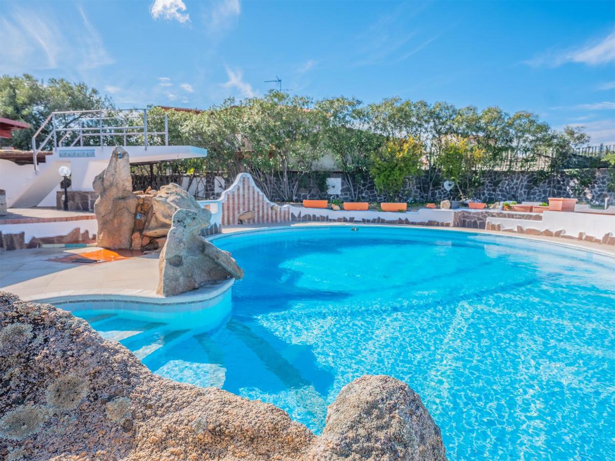 Sardinia Family Villas - Villa Mathilde with private pool - B&B Arzachena