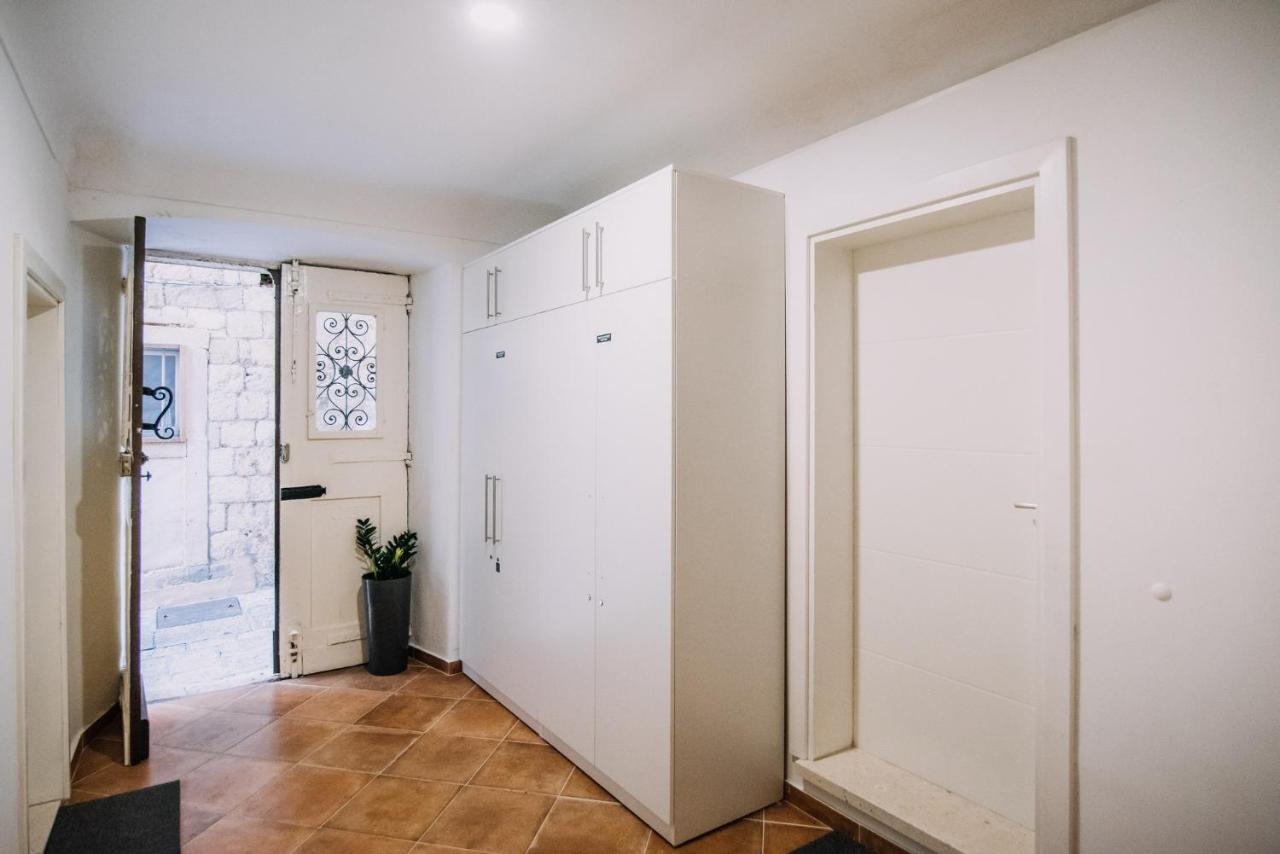 ART DECO DUBROVNIK APARTMENTS by DuHomes - B&B