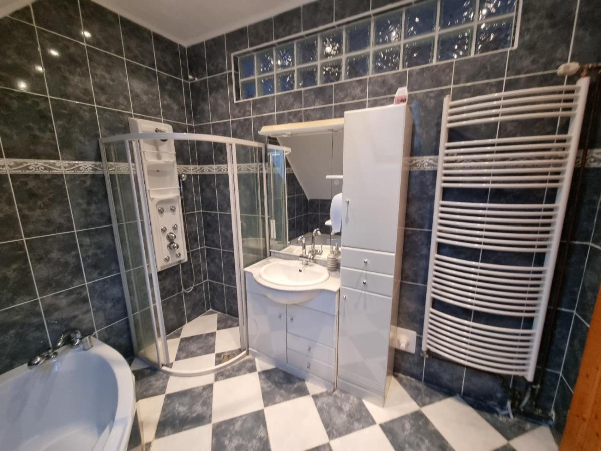 Pension DonauBlick Grein 2 in Stifterstrasse 19A - Bed and Breakfast Grein