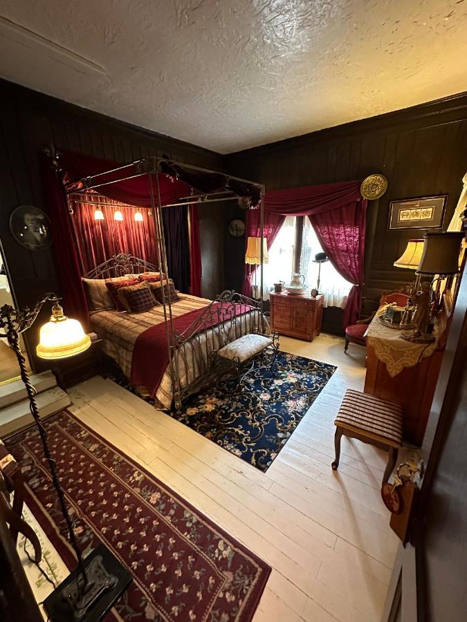 Queen Suite