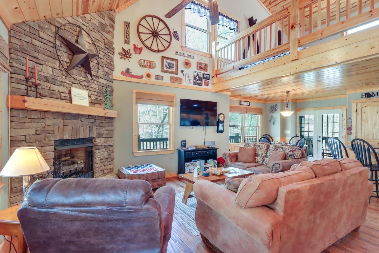 B&B Ellijay - North Georgia Cabin Hot Tub, Resort Access! - Bed and Breakfast Ellijay