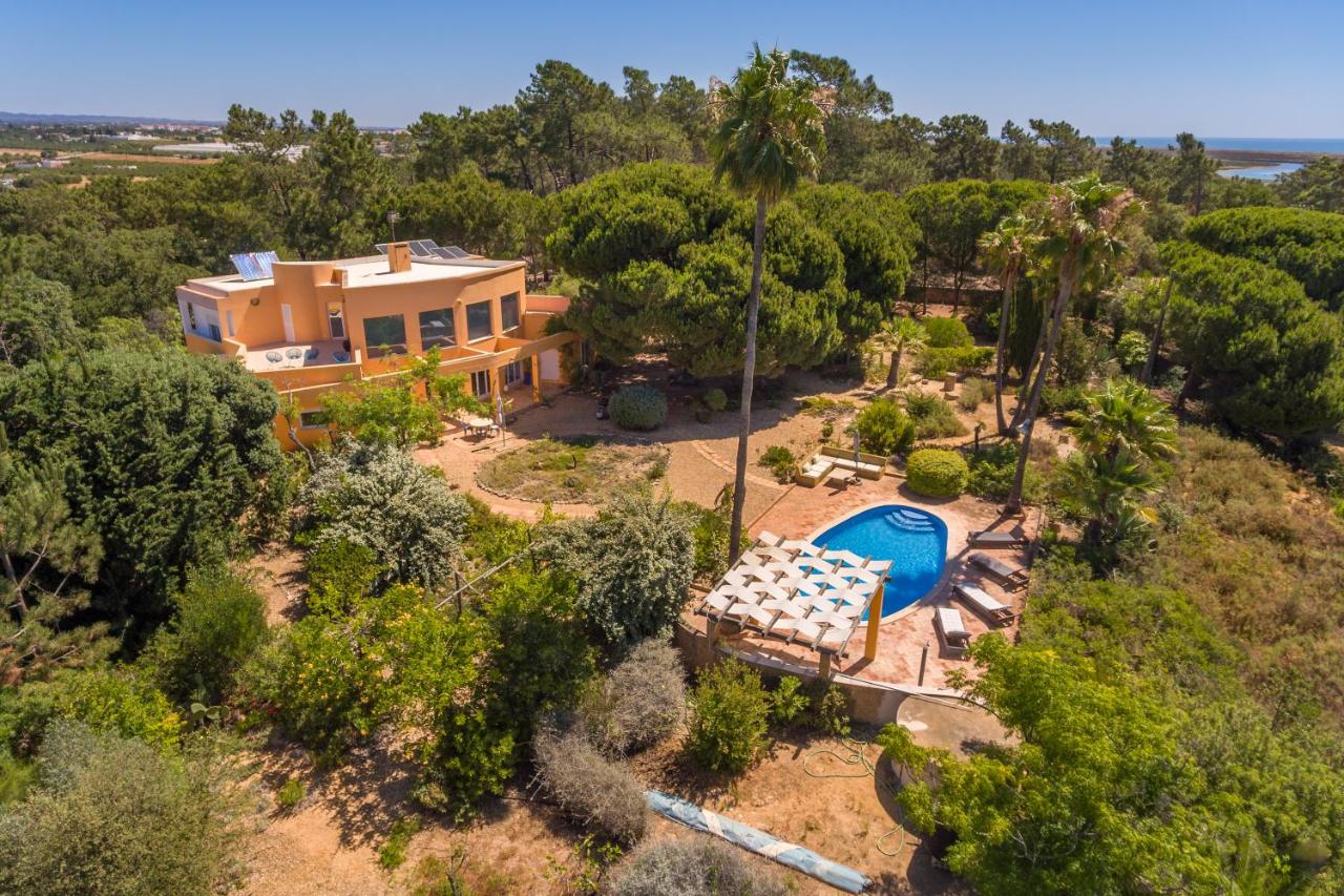 Meia Lua - Your Private Artsy Paradise Overlooking the Ria Formosa with pool and sea views near Barril beach, Tavira - B&B