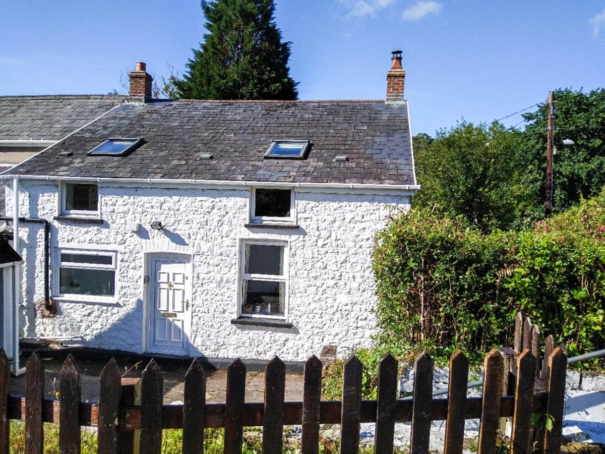 B&B Ystalyfera - Holly Cottage - Bed and Breakfast Ystalyfera