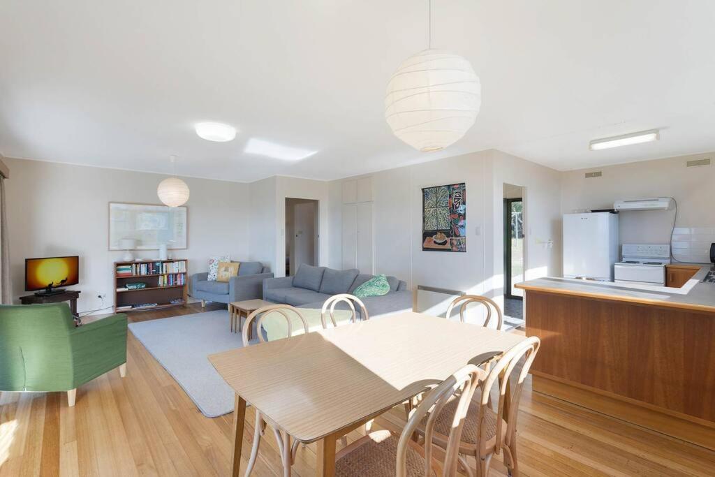 Sea Home With a View at Pambula Beach-Pet Friendly - B&B Pambula Beach