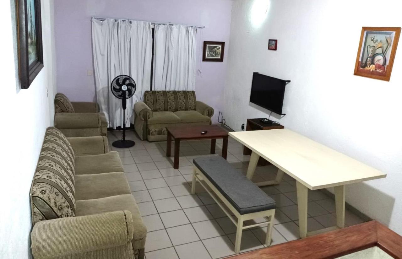 Bonita casa amueblada para 12 personas a 3 Kms del centro Cuernavaca - Bed and Breakfast