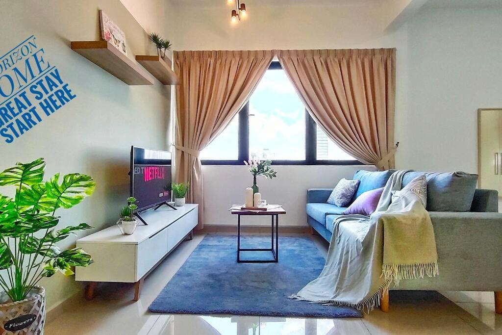 B&B Petaling Jaya - Unique Home Encorp Strand Mall Alpha IVF 4Pax - Bed and Breakfast Petaling Jaya