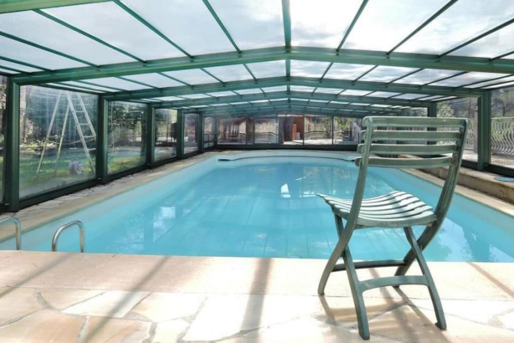 CHALET PISCINE COUVERTE/JARDIN/TERRASSE - B&B Le Beausset