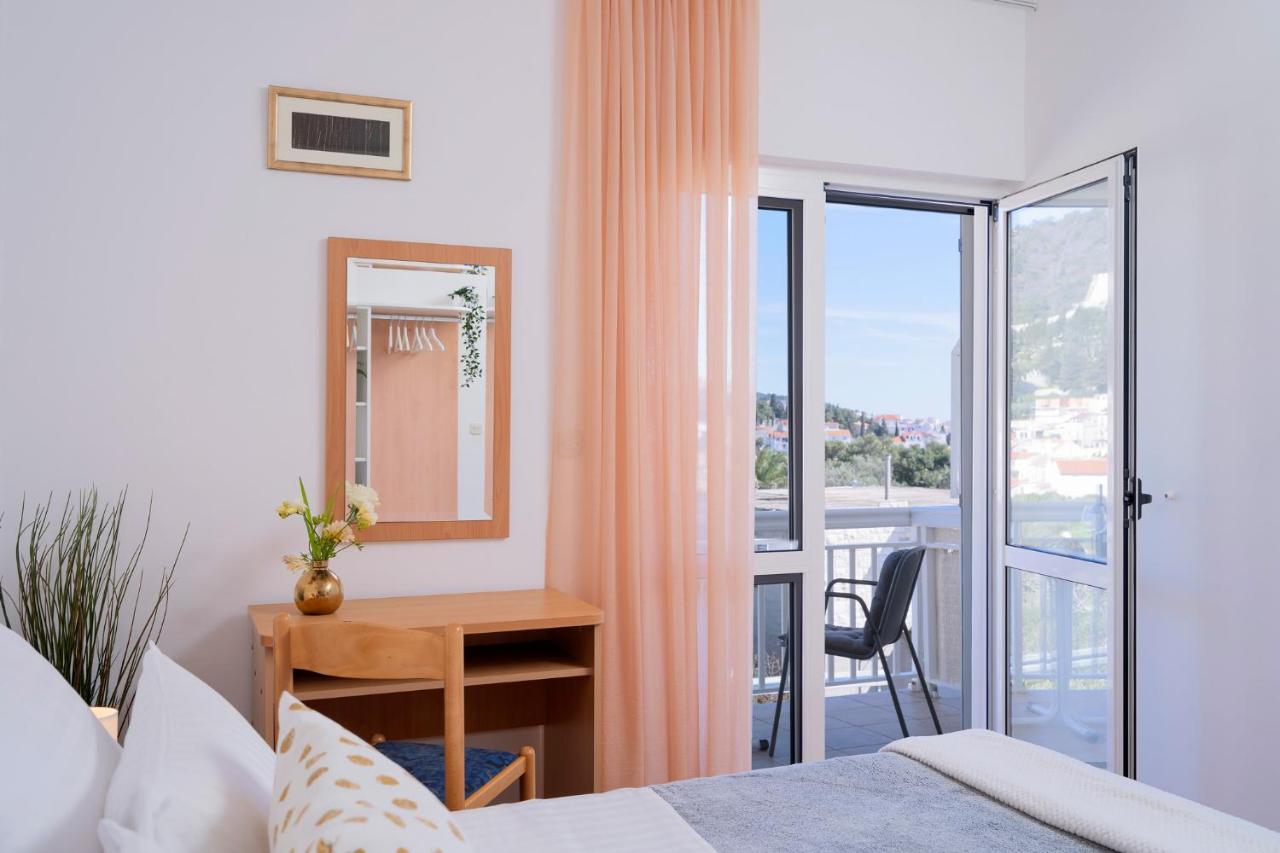 Double or Twin Room with Side Sea View