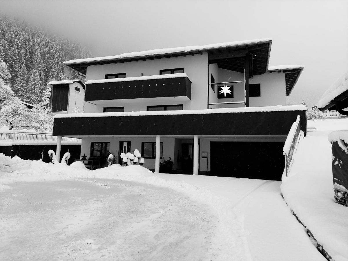 Bergmomente Montafon Appartement St. Gallenkirch - B&B Sankt Gallenkirch
