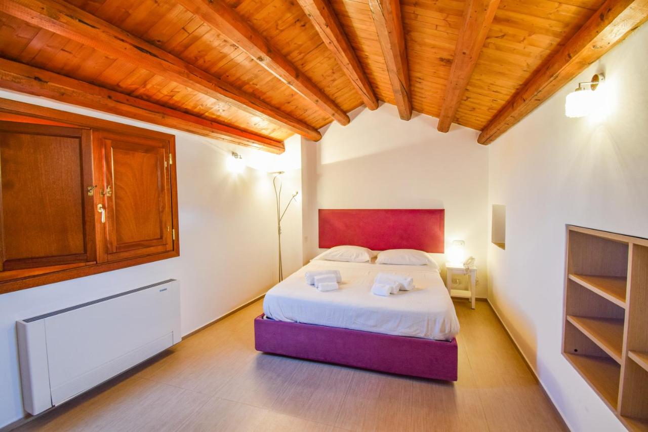 One-Bedroom Apartment with Sea View