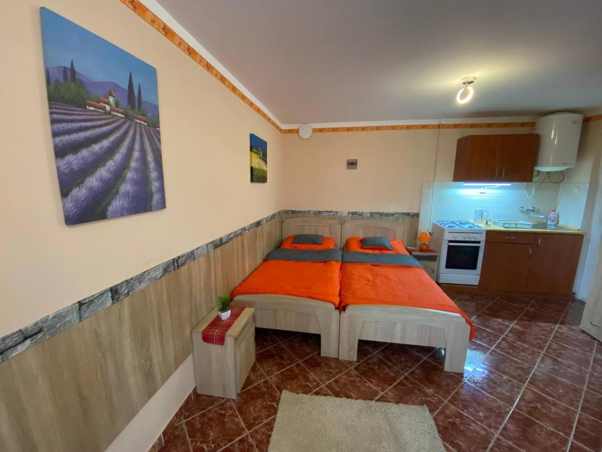 Hajnal Apartman - B&B Hajdúszoboszló