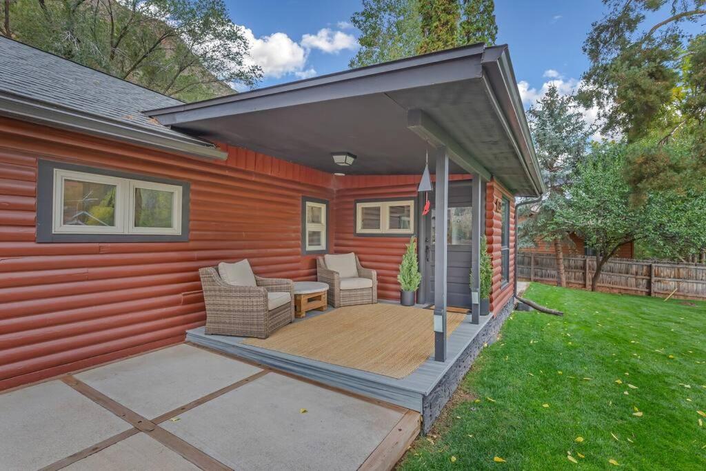 Cozy Modern House seconds from Roaring Fork River - Chambres d’hôtes