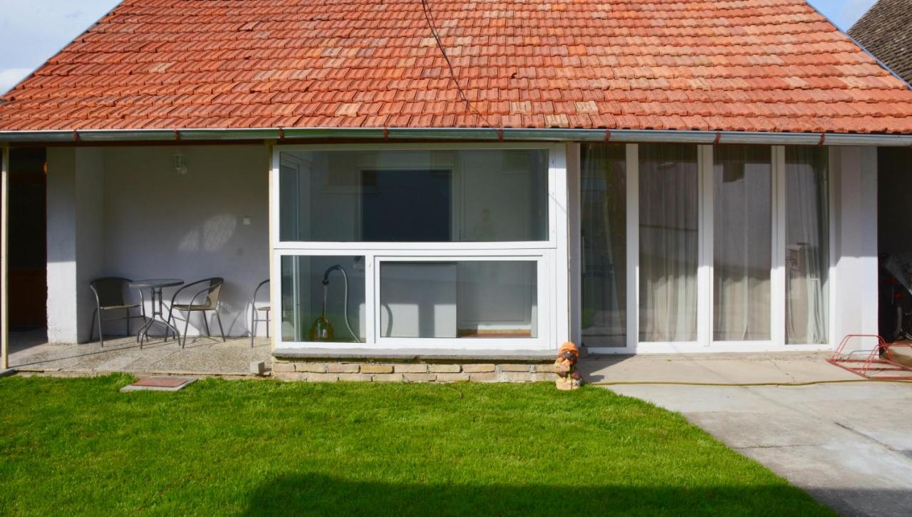 Apatin apartman - B&B