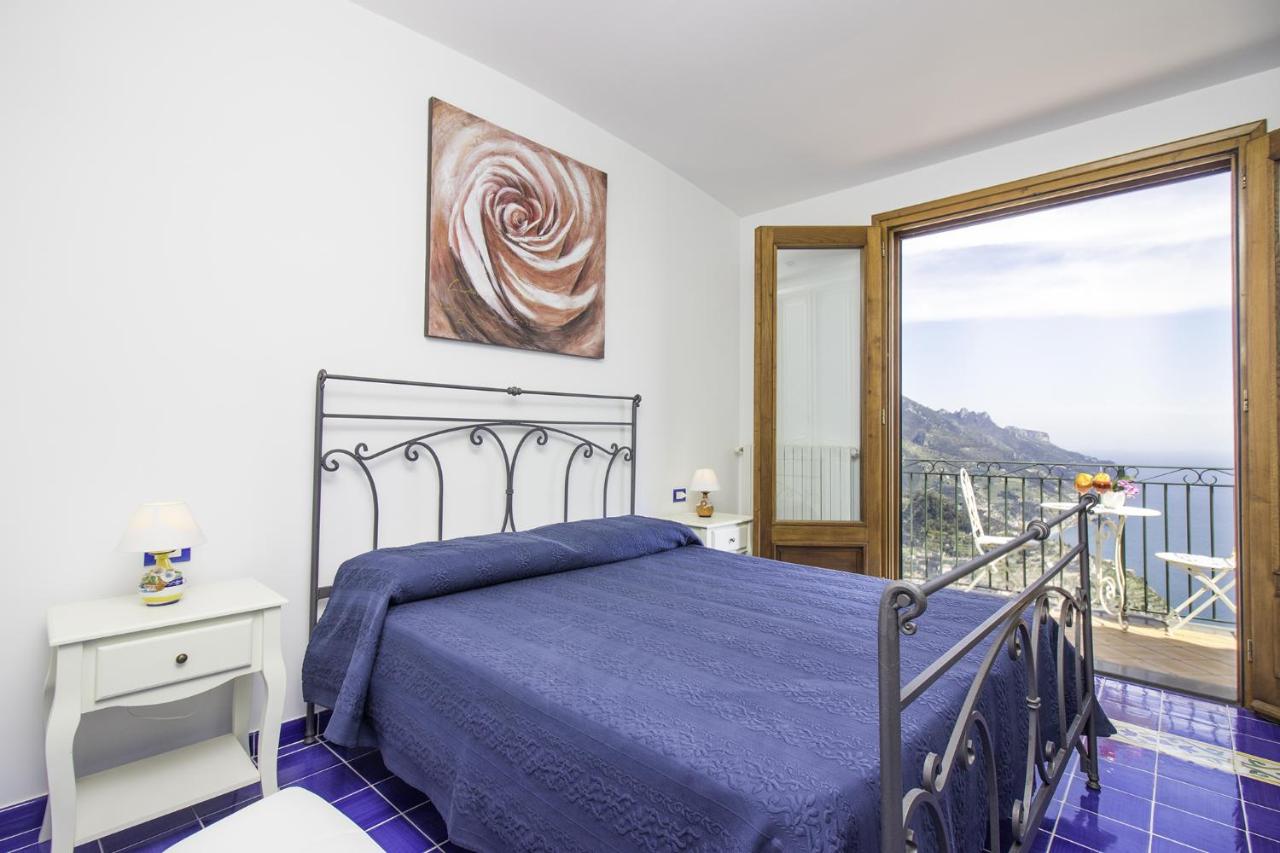 Habitación Doble Deluxe con vistas al mar (2 adultos + 1 niño)