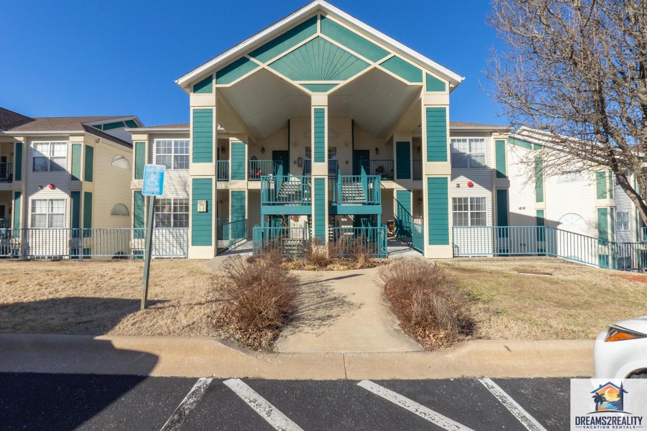 3 BR Condo - Near the Strip - Jacuzzi Tub - Stairs Required - FREE TICKETS INCLUDED - CH4-5 - Chambres d'hôtes Branson