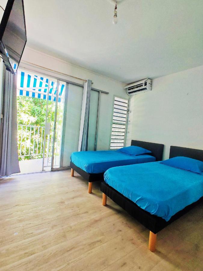 Studio Proche Plage 2 Lits individuels - Bed and Breakfast Le Gosier