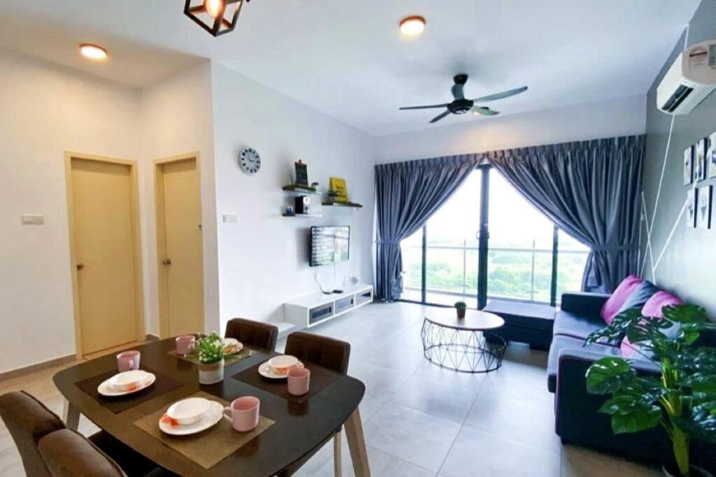 SEAVIEW! BIG&KID swimming pool Atlantis Comfy 4-10pax 5 mins to Jonker & town - Chambres d'hôtes Malacca