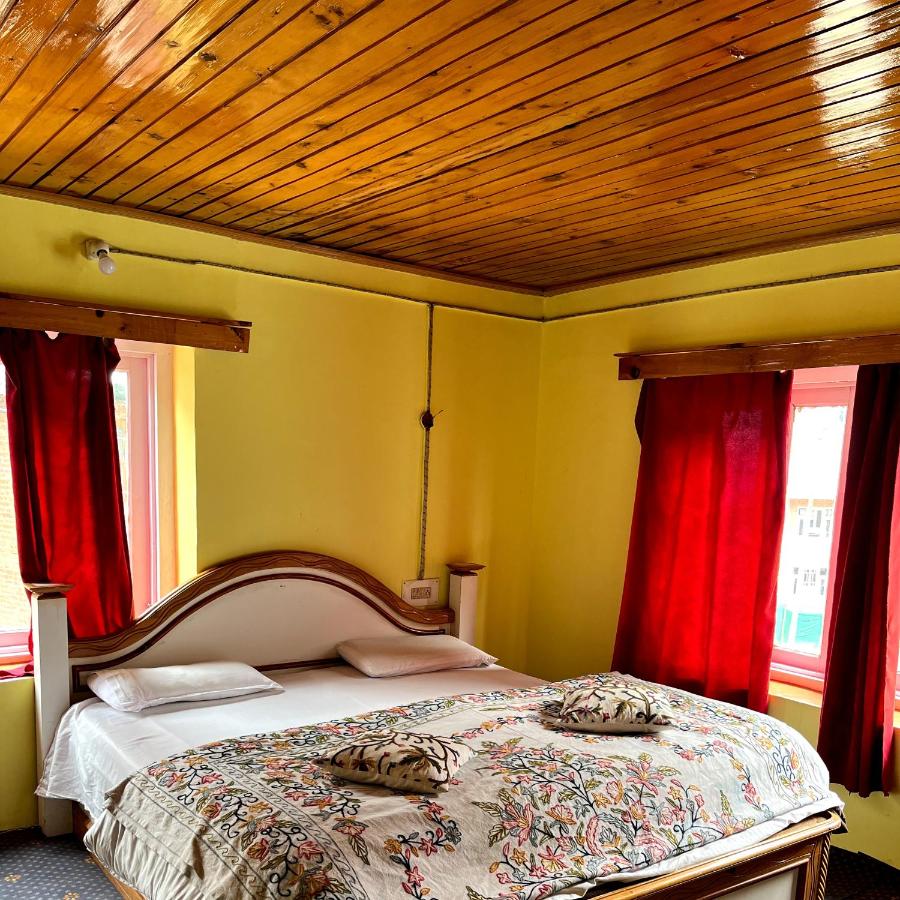 B&B Pahlgām - Friends guest house - Bed and Breakfast Pahlgām