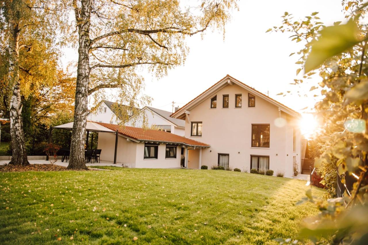 Blumen(t)raum - Ferienwohnung in Karlsruhe - B&B Karlsruhe
