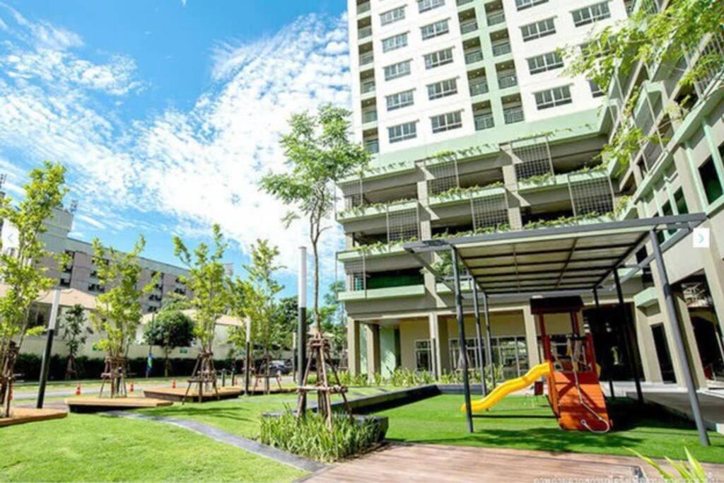 Condo in front MRT Bang Krasor, Nonthaburi - Bed and Breakfast Mueang Nonthaburi