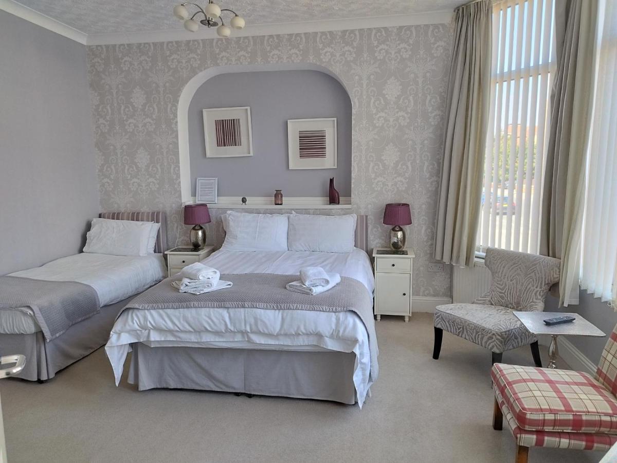 B&B Lytham St Annes - The Monarch - Bed and Breakfast Lytham St Annes