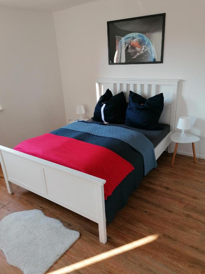 FeWo im Lehm-Fachwerkhaus Erfurt mit 3 einzelnen Schlafzimmern je mit TV - Chambres d'hôtes Erfurt