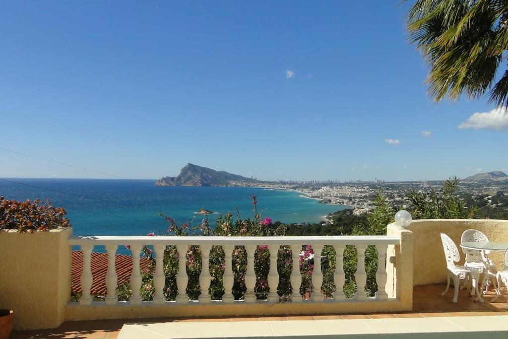 B&B Alicante - VILLA ALTEA HILLS, vue mer, piscine chauffée, WIFI - Bed and Breakfast Alicante